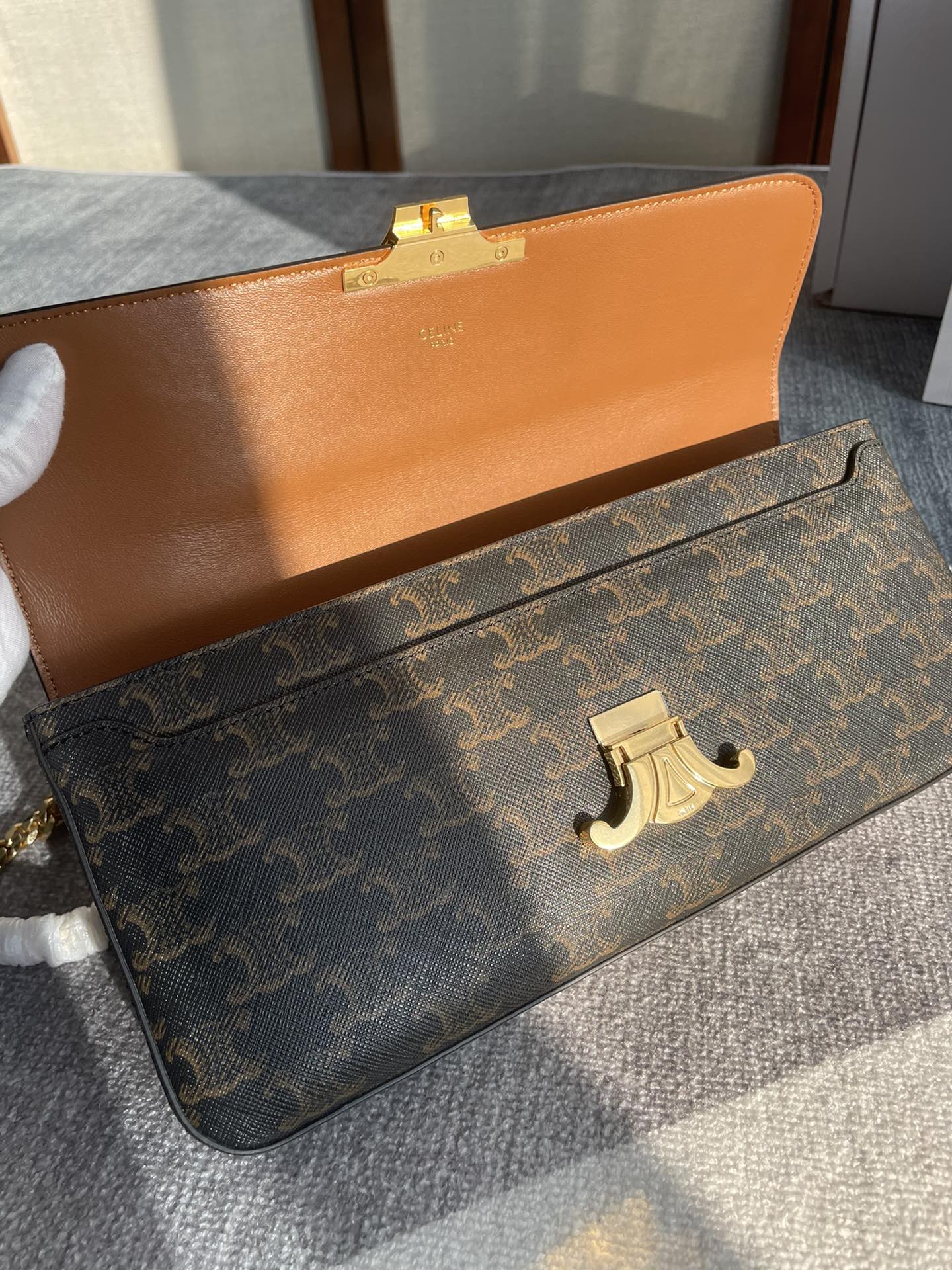 CHAIN SHOULDER BAG CLAUDE 33 IN BLACK TRIOMPHE CANVAS GOLD HARDWARE
