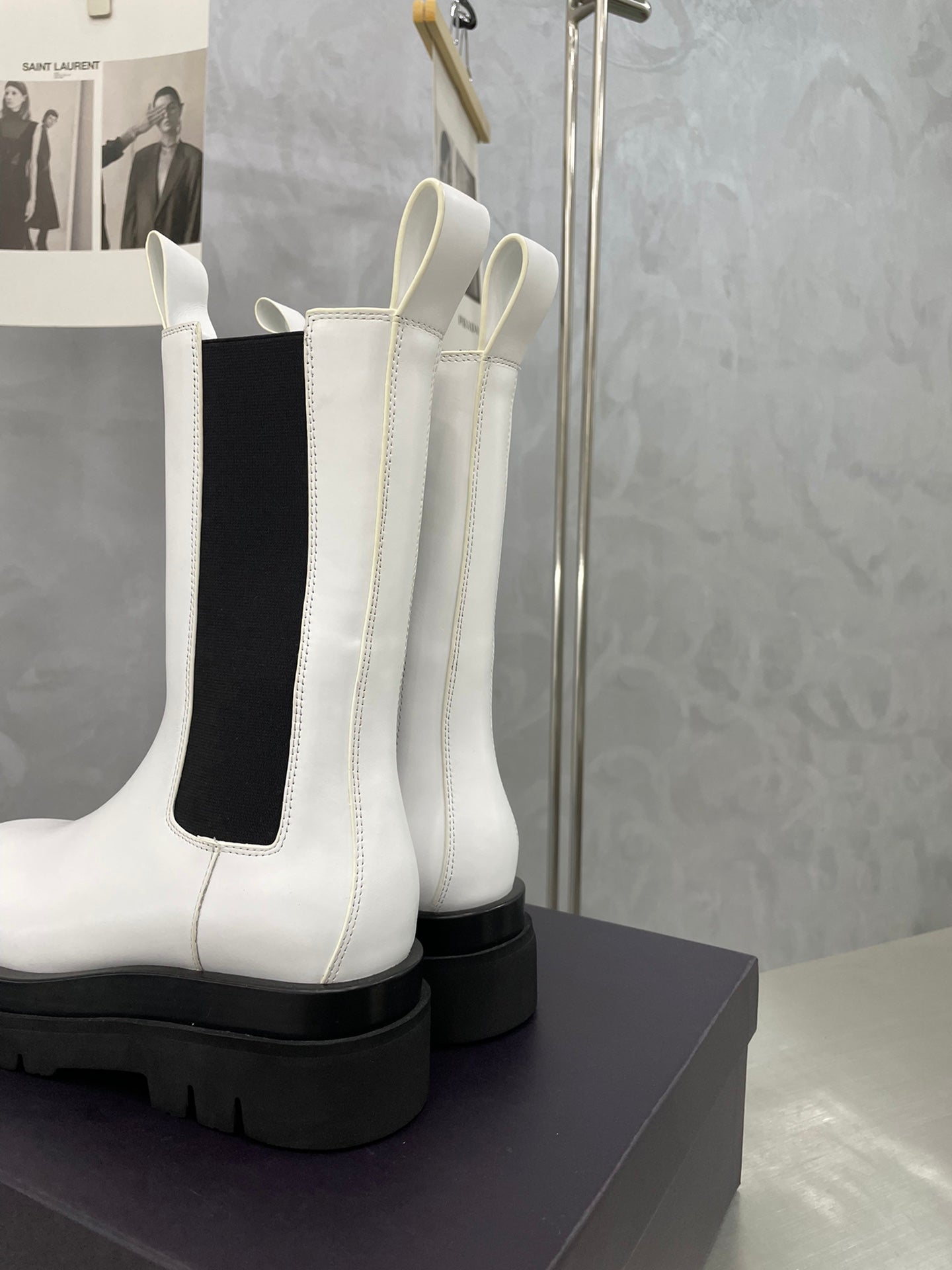 LUG CHELSEA BOOT IN WHITE CALFSKIN