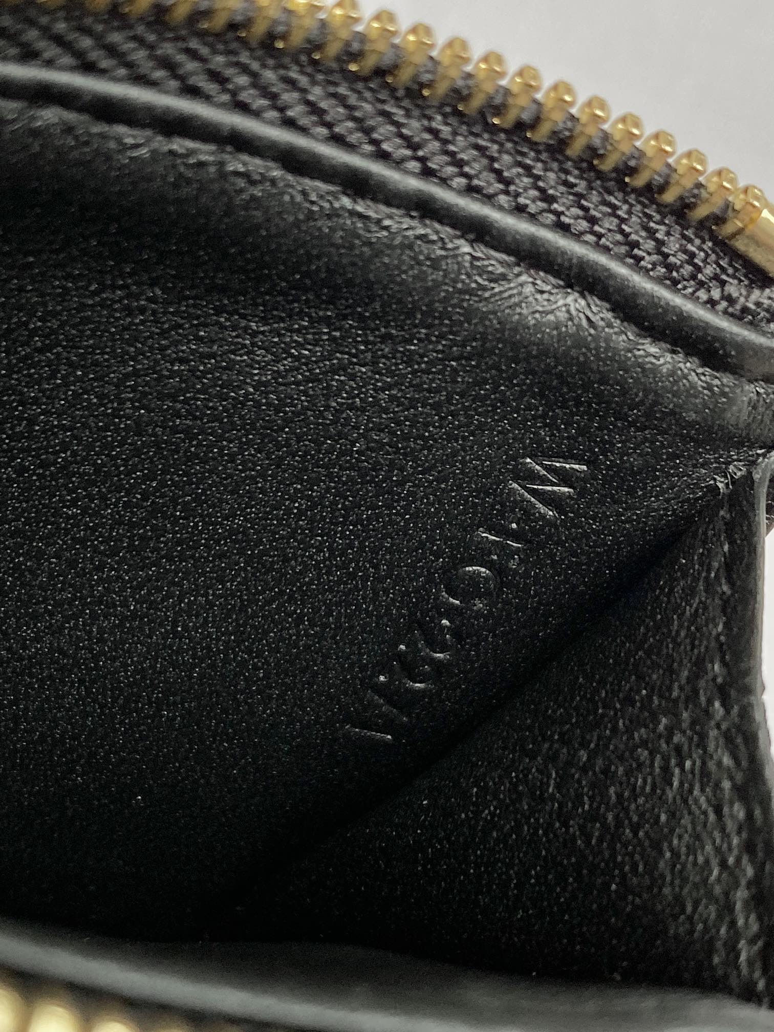 TRIOMPHE 9 WALLET TWO-IN-ONE BLACK CALFSKIN