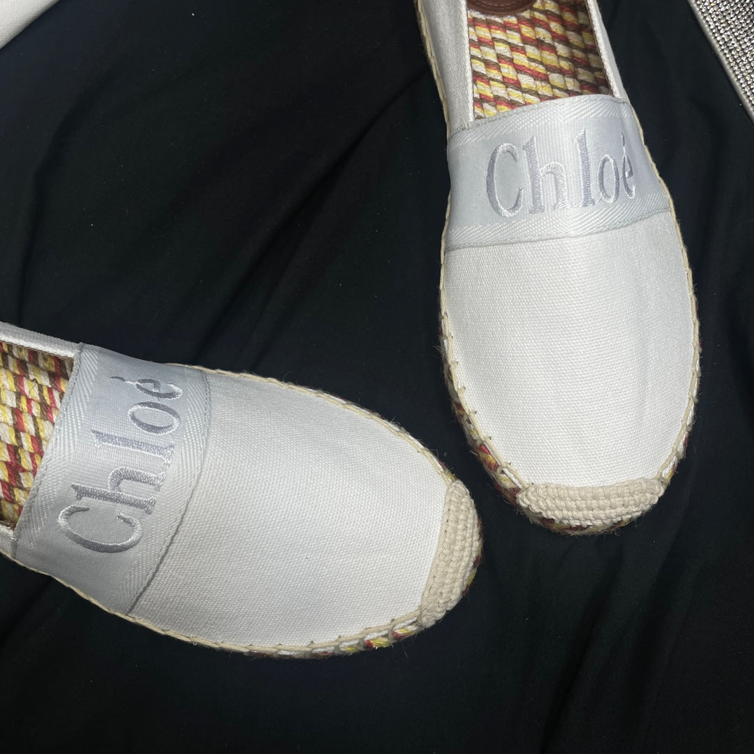 CHLO¨¦ WOVEN LOAFER IN WHITE DENIM AND COLORFUL RAFFIA