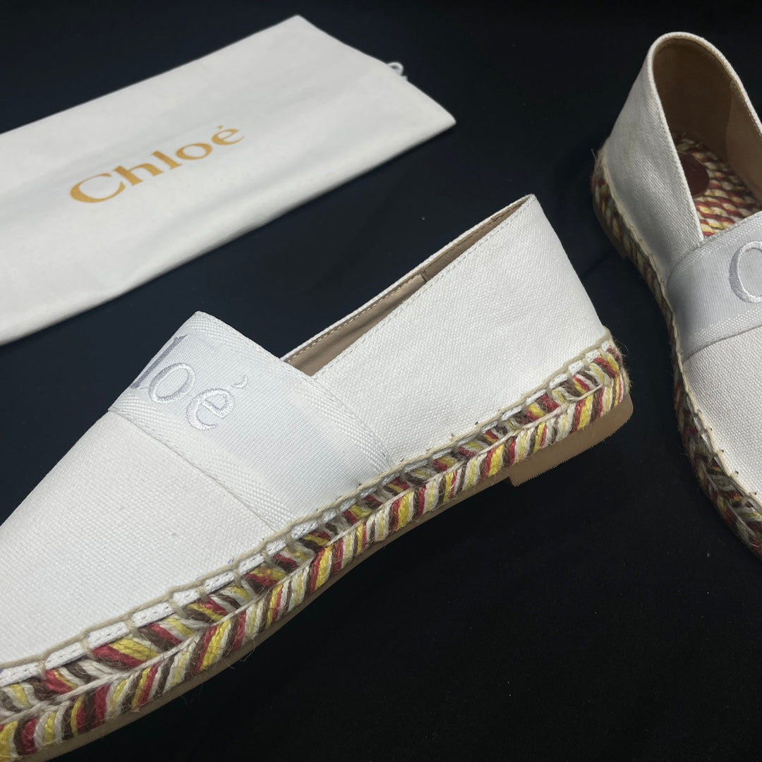 CHLO¨¦ WOVEN LOAFER IN WHITE DENIM AND COLORFUL RAFFIA