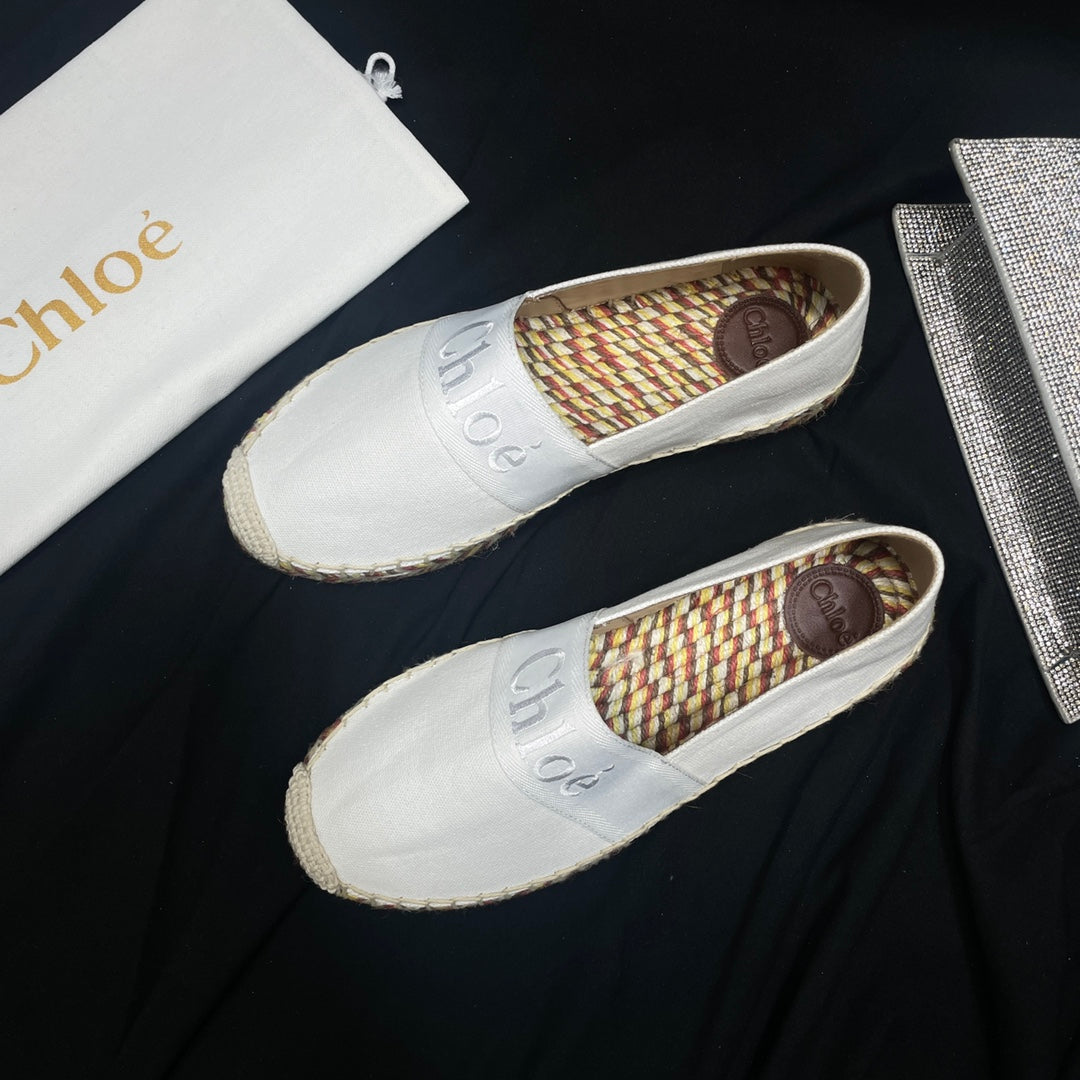 CHLO¨¦ WOVEN LOAFER IN WHITE DENIM AND COLORFUL RAFFIA