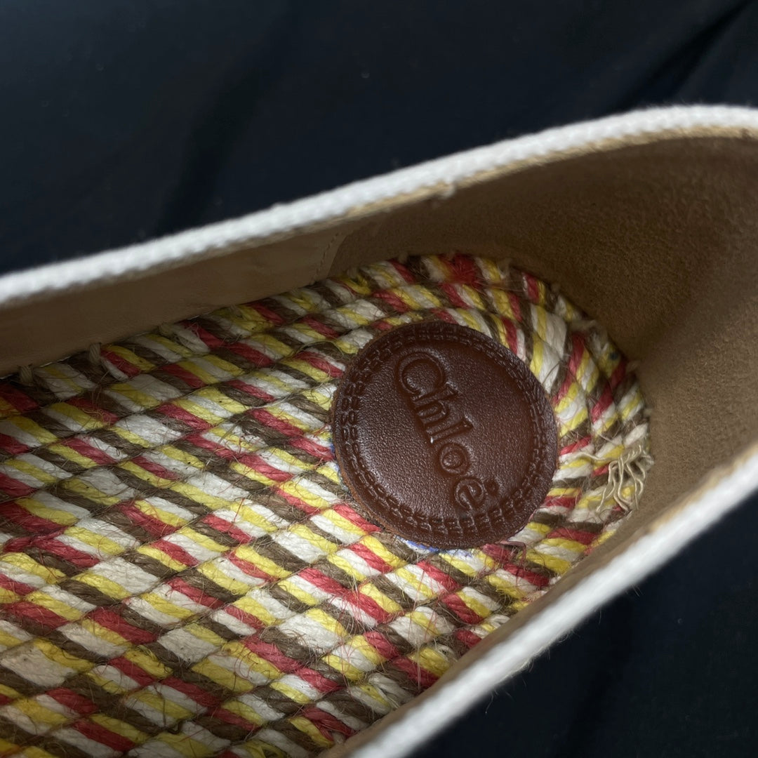 CHLO¨¦ WOVEN LOAFER IN WHITE DENIM AND COLORFUL RAFFIA
