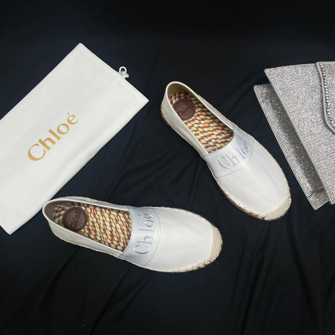 CHLO¨¦ WOVEN LOAFER IN WHITE DENIM AND COLORFUL RAFFIA