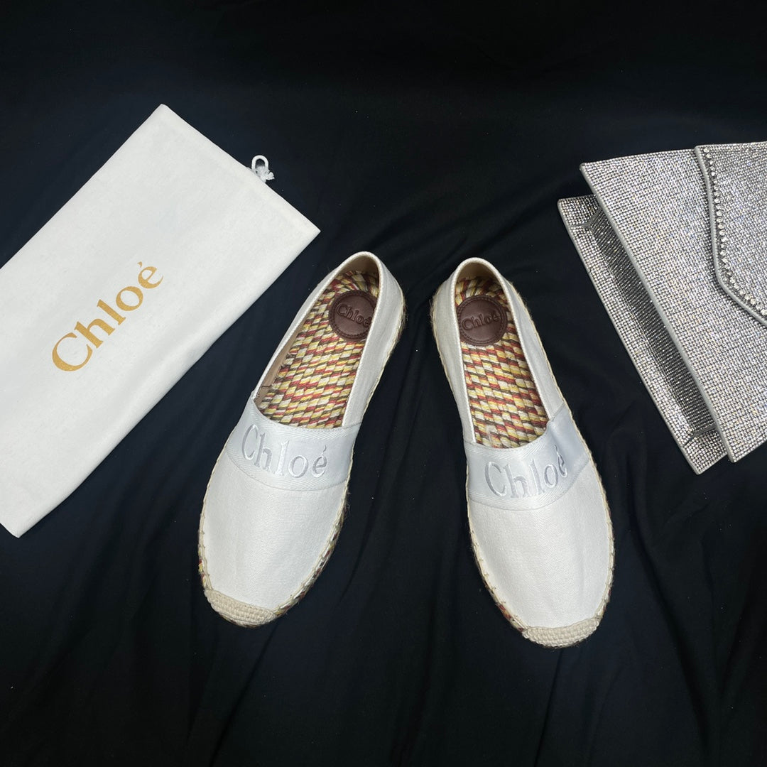 CHLO¨¦ WOVEN LOAFER IN WHITE DENIM AND COLORFUL RAFFIA