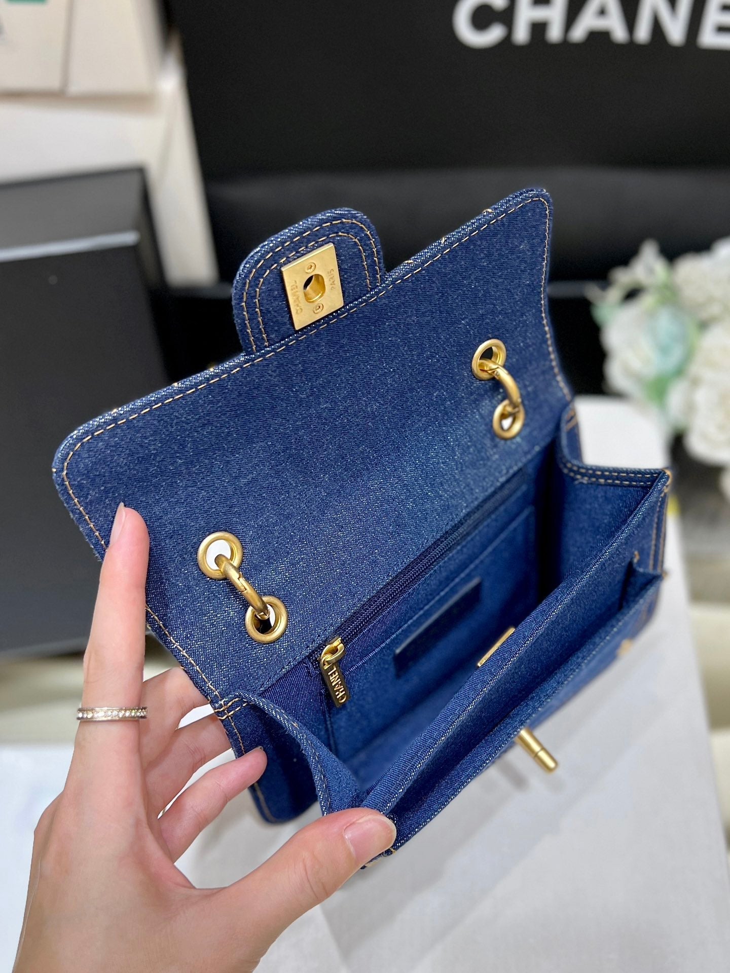 25S CHANEL MESSENGER BAG 19 IN BLUE DENIM GOLD HARDWARE
