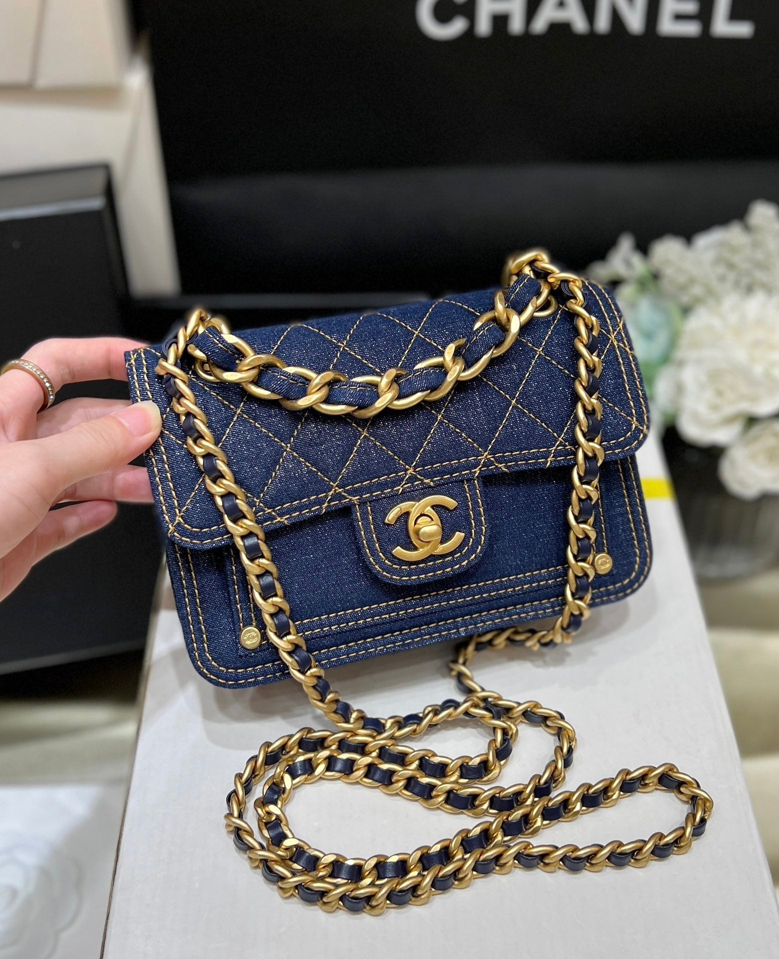 25S CHANEL MESSENGER BAG 19 IN BLUE DENIM GOLD HARDWARE