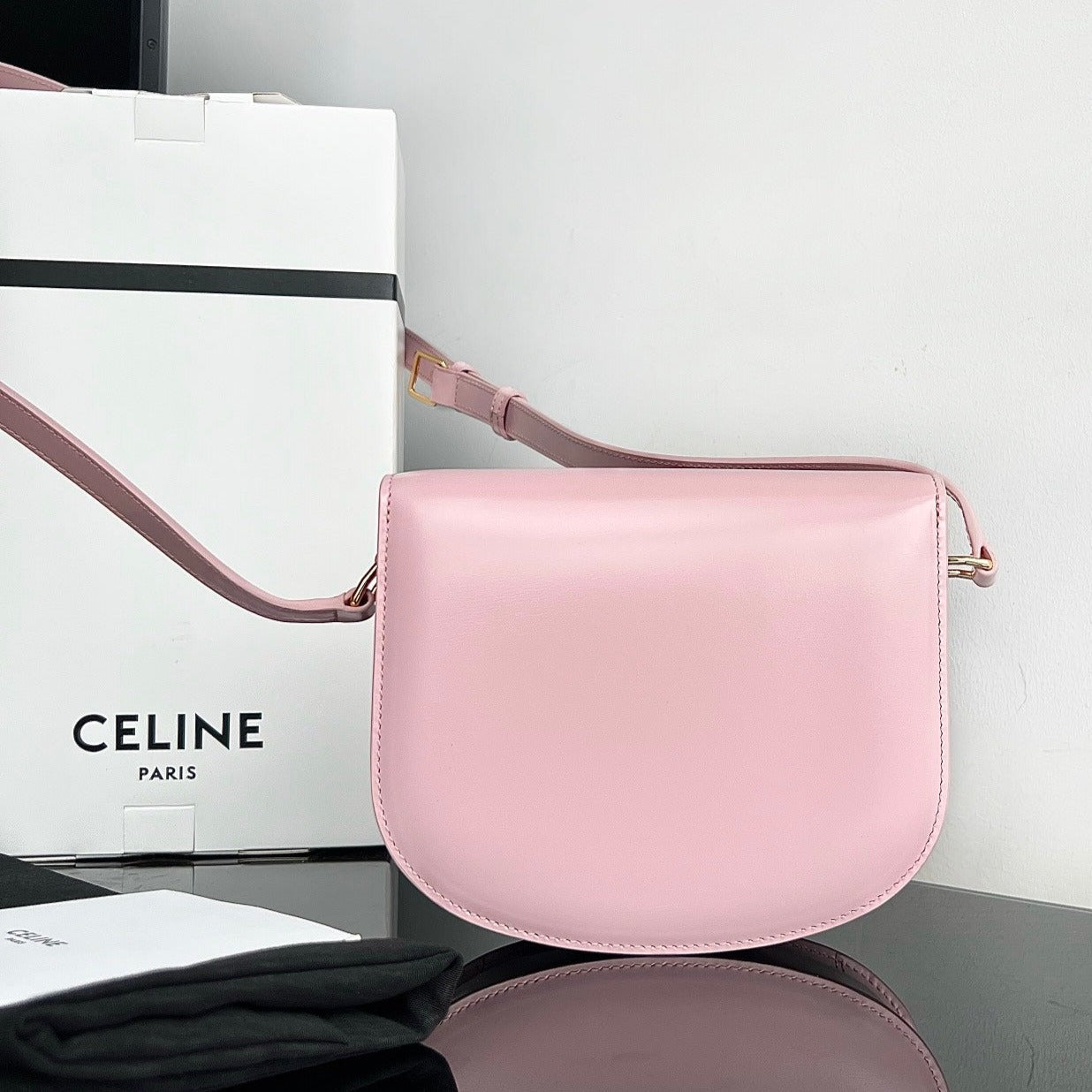 TRIOMPHE SHINY CALFSKIN HANDBAG 18 PINK PASTEL