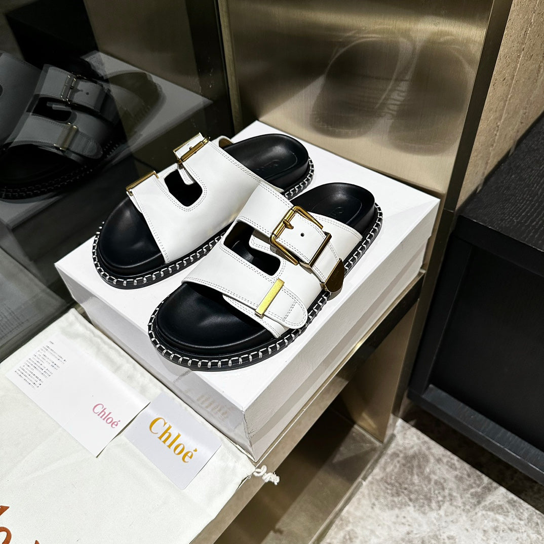 CHLO¨¦ DAD SANDALS IN WHITE CALFSKIN WITH GOLD HARDWARE