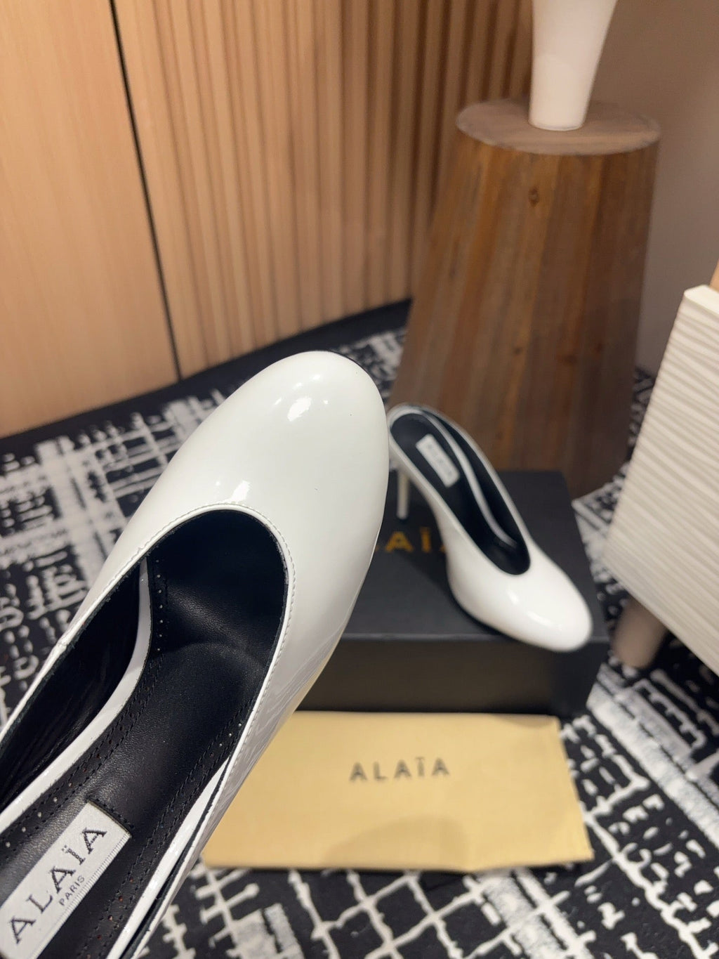 HIGH-HEEL 10 CM MULES IN WHITE PATENT CALFSKIN