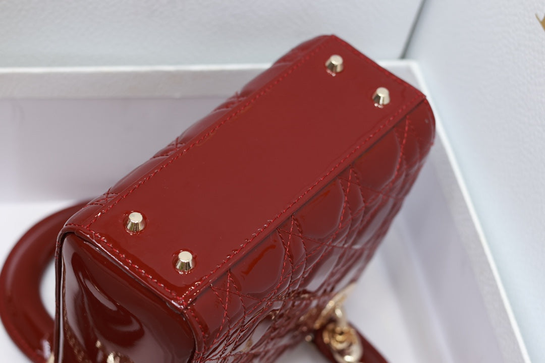 MINI LADY BAG 17 IN RED QUILTED MACROCANNAGE CALFSKIN