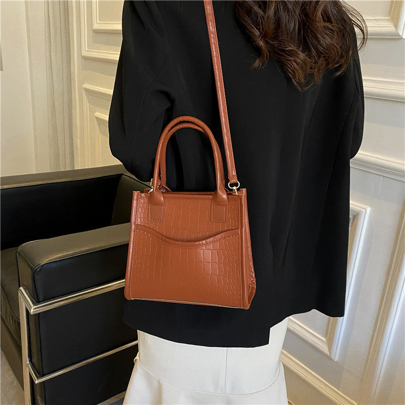 2025 Vintage Chic Fashion Trendy Shoulder Bag Minimalist Handheld