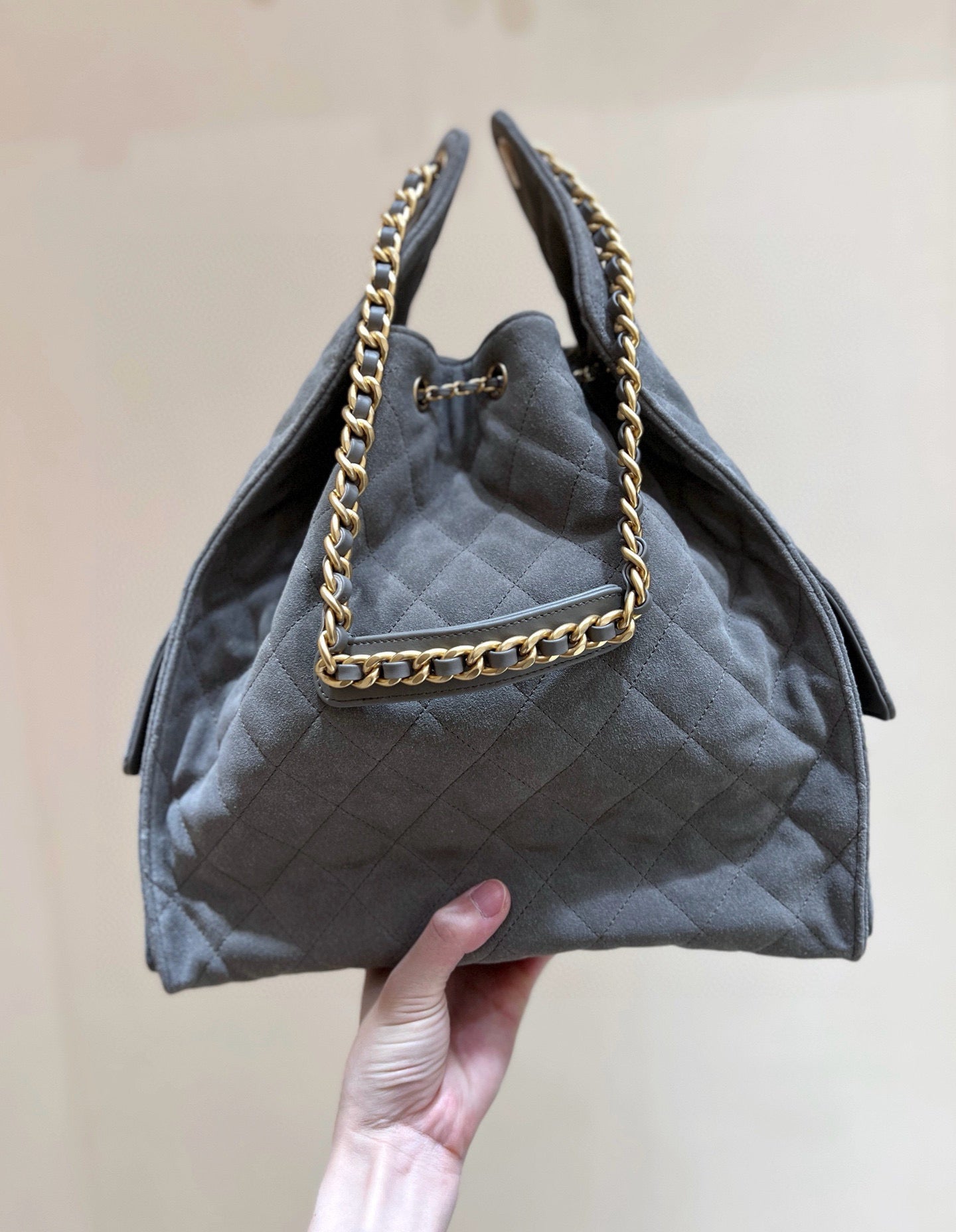 CC 25C HANDBAG IN GRAY 40 SUEDE CALFSKIN GOLD HARDWARE