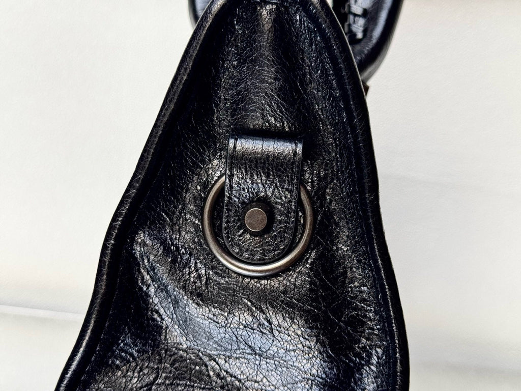 SMALL 30 LE CITY BAG IN BLACK LEATHER