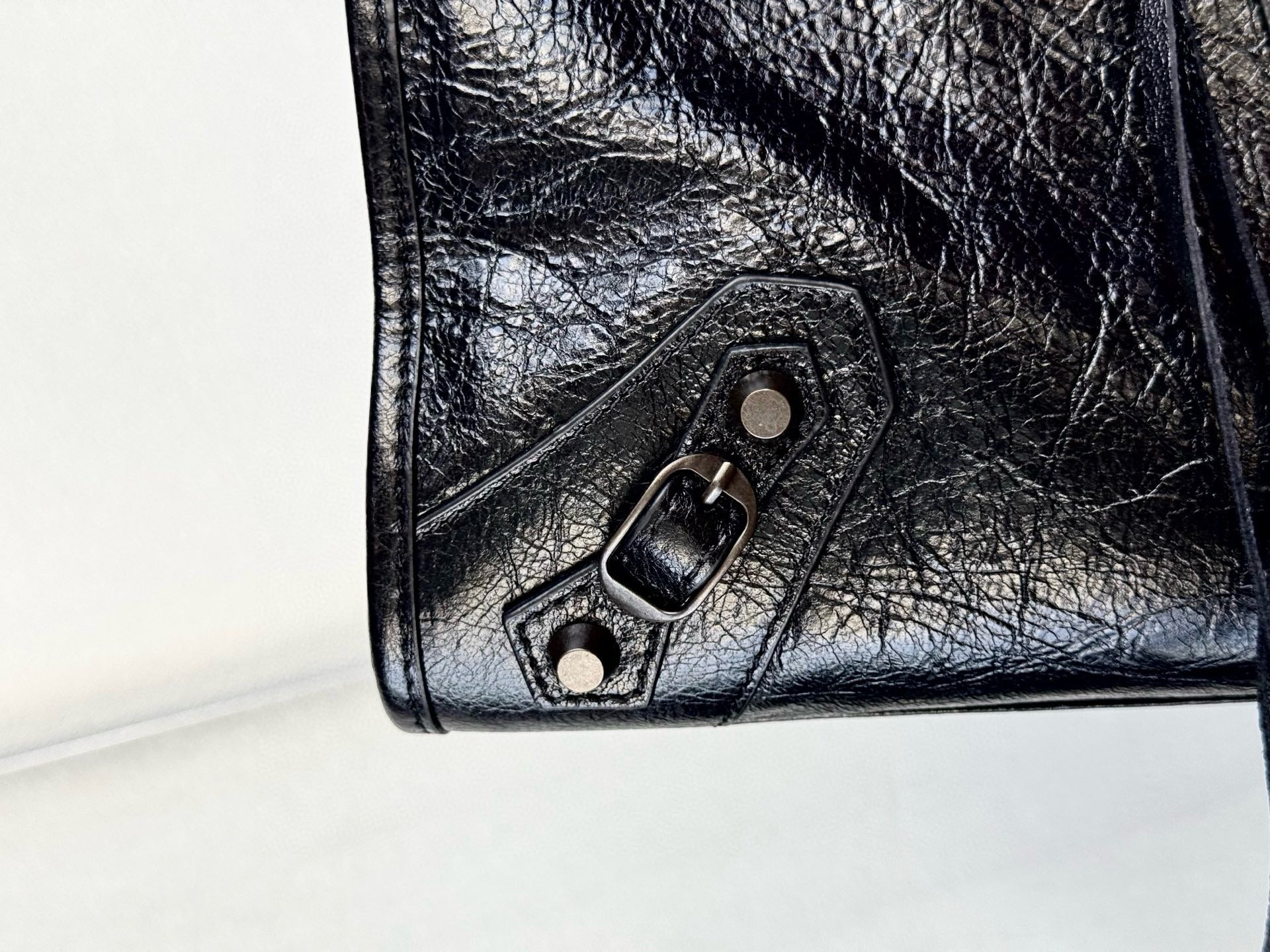 SMALL 30 LE CITY BAG IN BLACK LEATHER