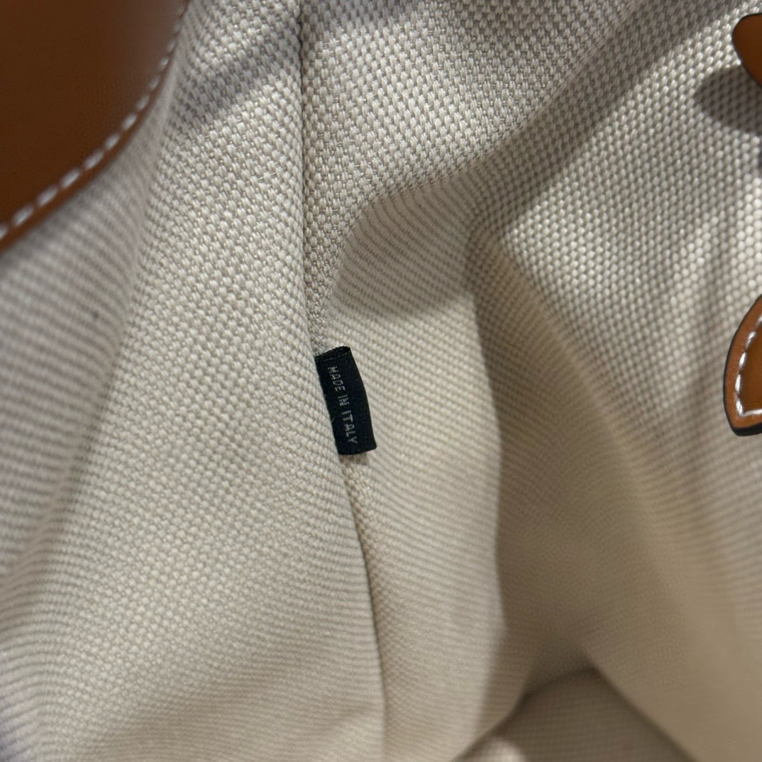 MM CLASSIC BACKPACK 30 IN CARAMEL BROWN CALFSKIN LEATHER