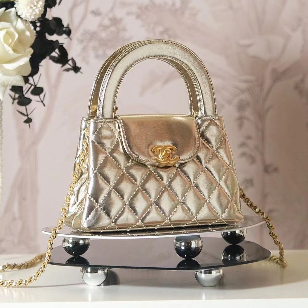 CC COCO HANDLE BAG 19 IN METALLIC GOLD QUILTED CALFSKIN
