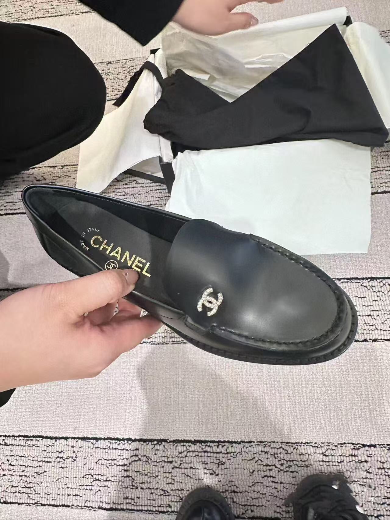 CC MOCCASINS 2025 IN BLACK CALFSKIN