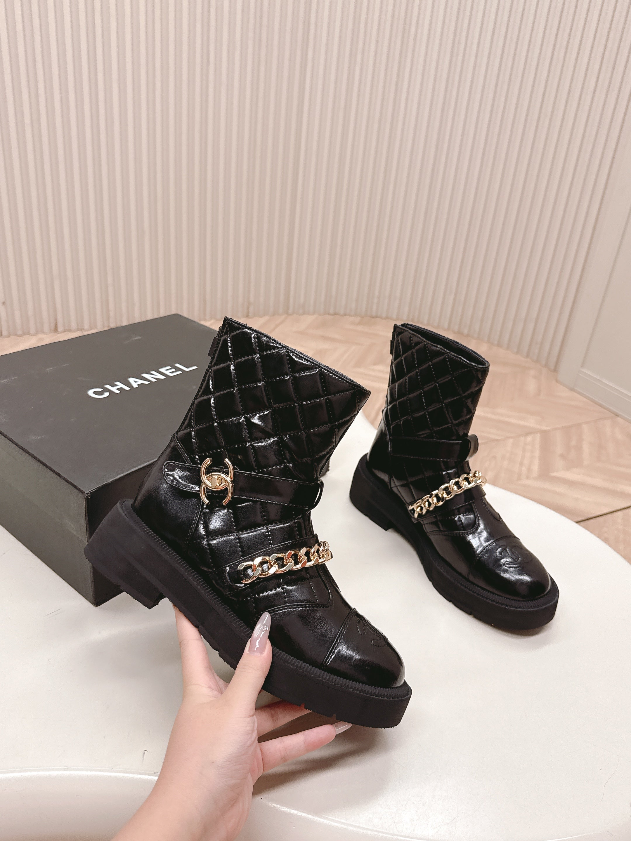 CHANEL ANKLE BOOTS 25S IN BLACK SHINY LAMBSKIN WITH GOLD HARDWARE