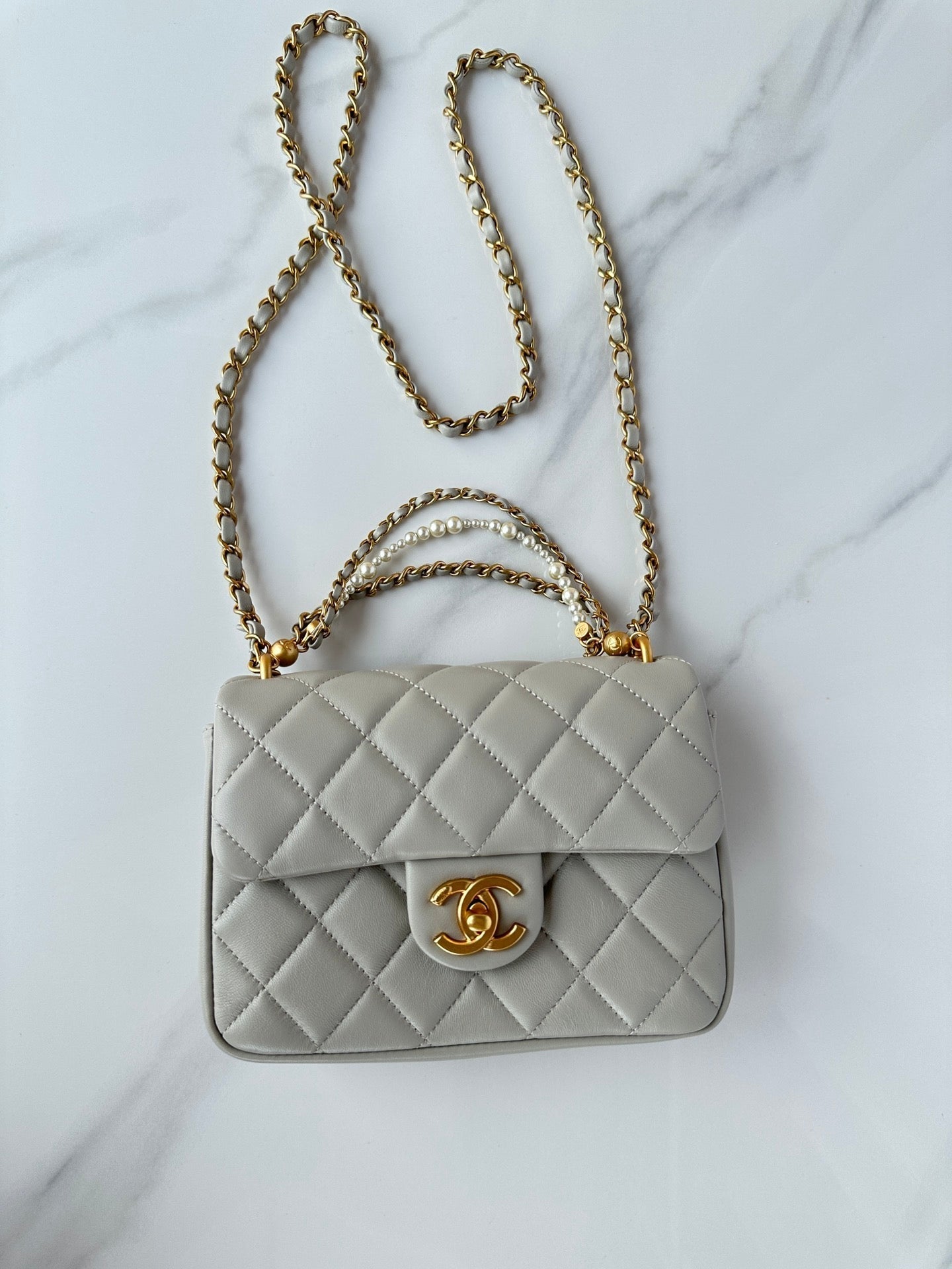 CC SMALL 20 FLAP BAG IN ASH GREY CALFSKIN