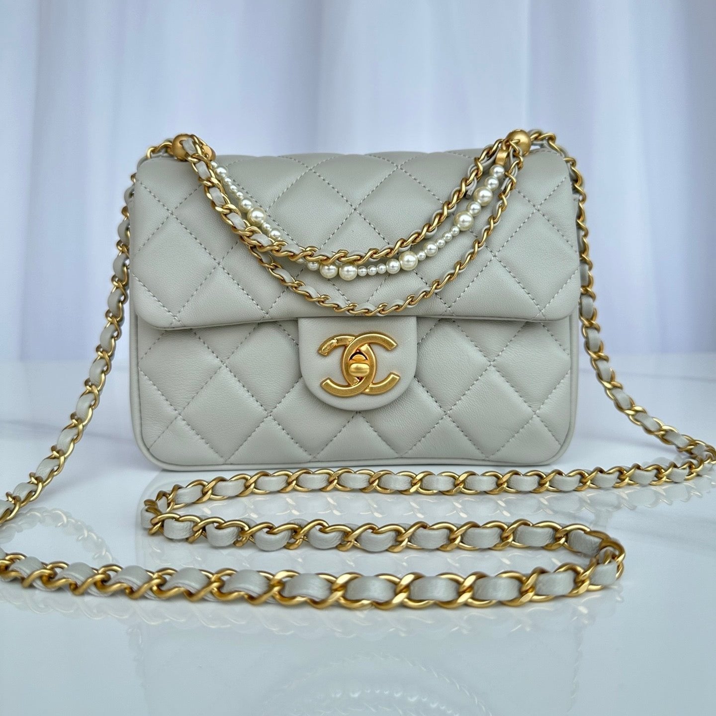 CC SMALL 20 FLAP BAG IN ASH GREY CALFSKIN