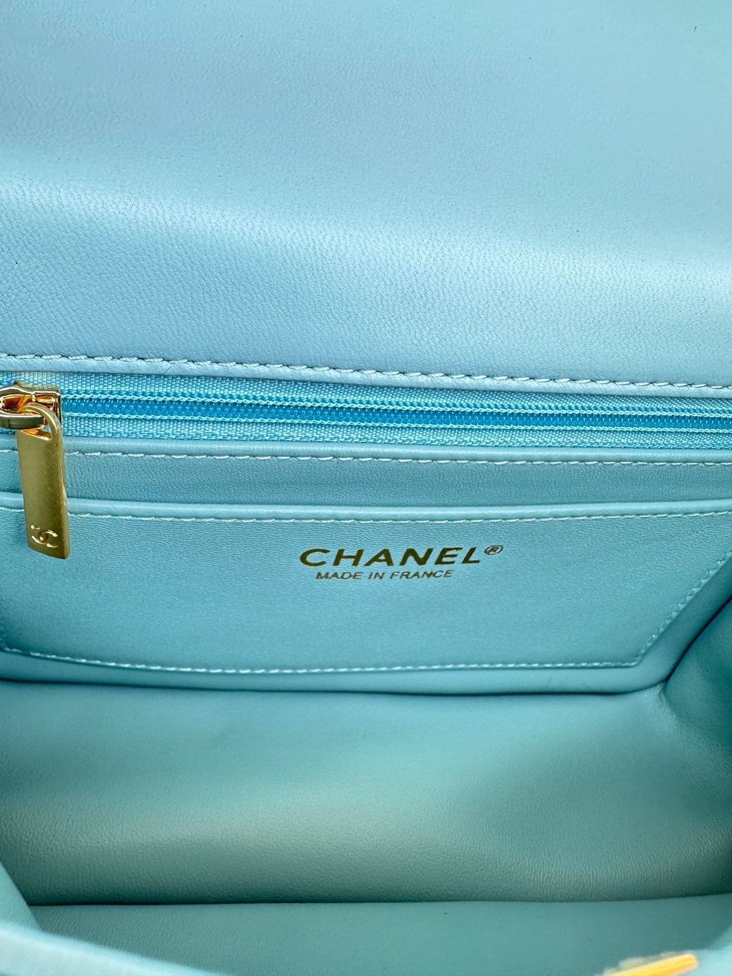 CC SMALL 20 FLAP BAG IN LIGHT BLUE CALFSKIN