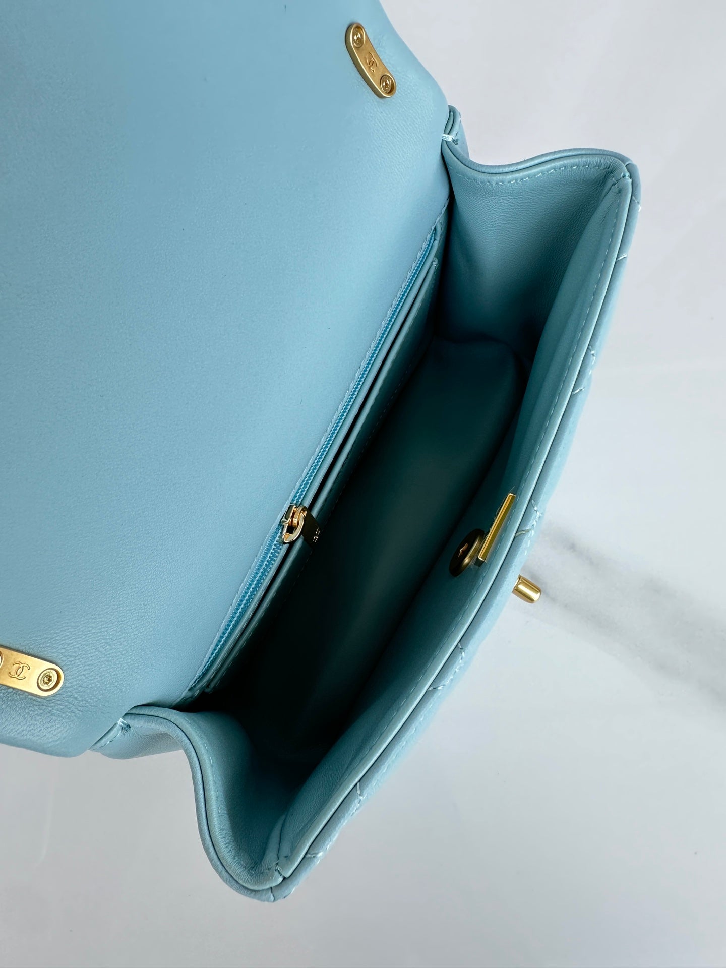 CC SMALL 20 FLAP BAG IN LIGHT BLUE CALFSKIN