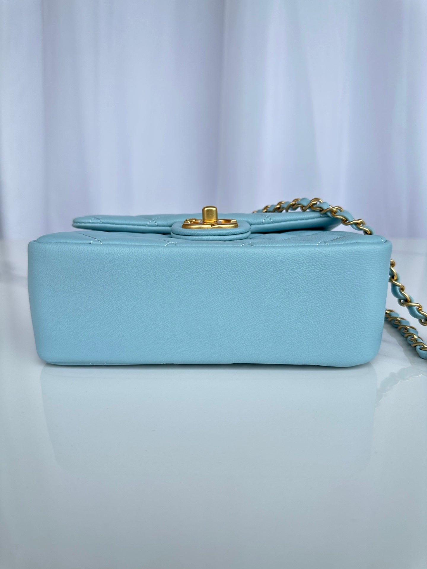 CC SMALL 20 FLAP BAG IN LIGHT BLUE CALFSKIN