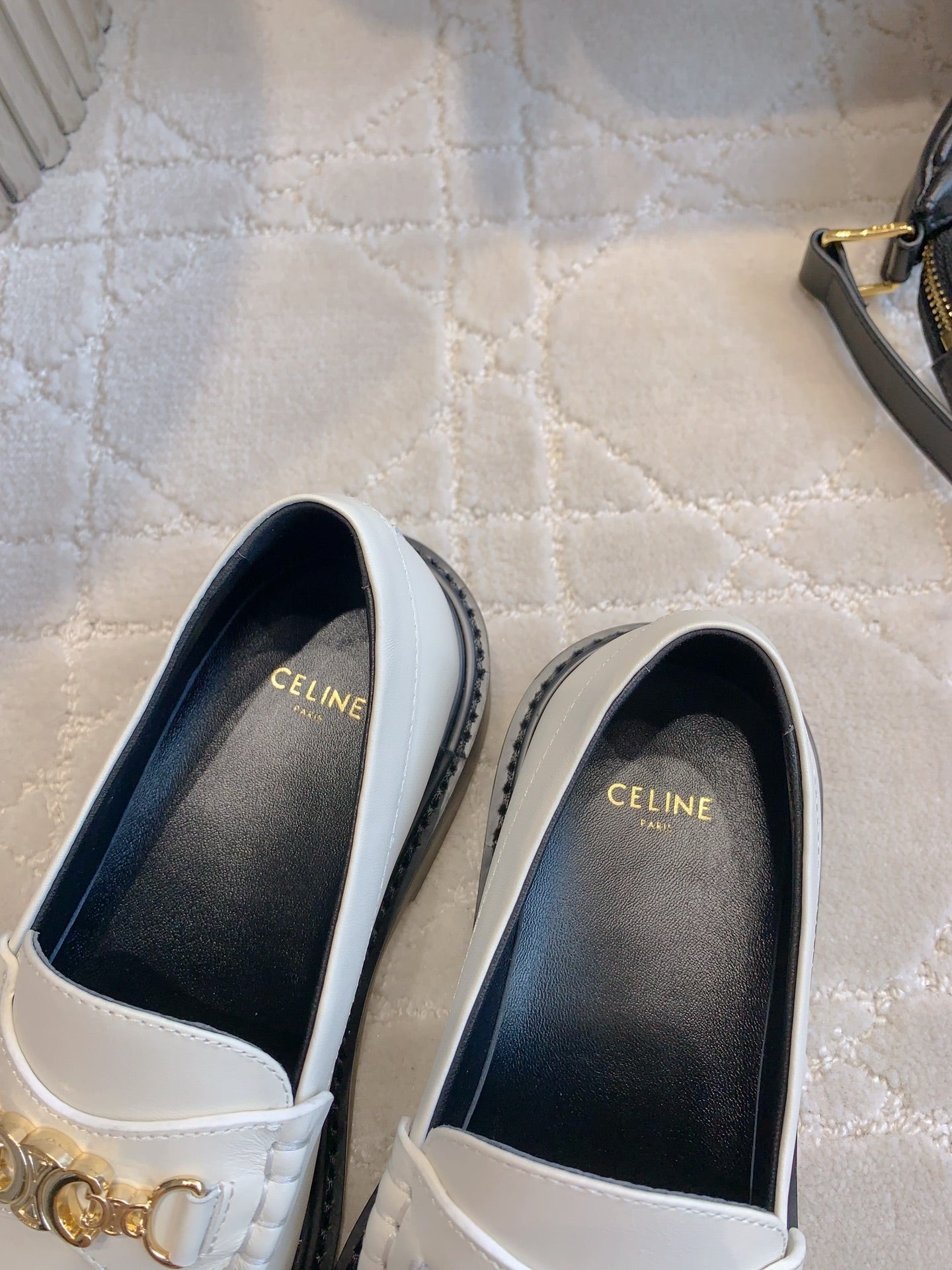 CHANEL 25S ARC DE TRIOMPHE LOAFERS IN WHITE CALFSKIN GOLD HARDWARE