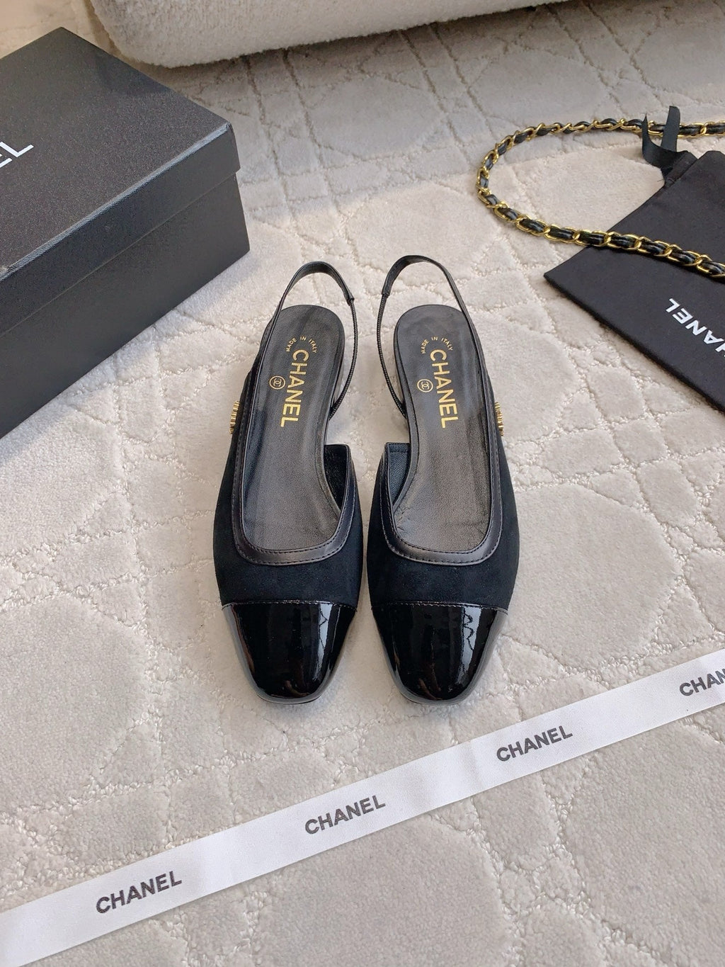 CHANEL 25S SLINGBACK IN BLACK CALFSKIN AND SUEDE GOLD HARDWARE