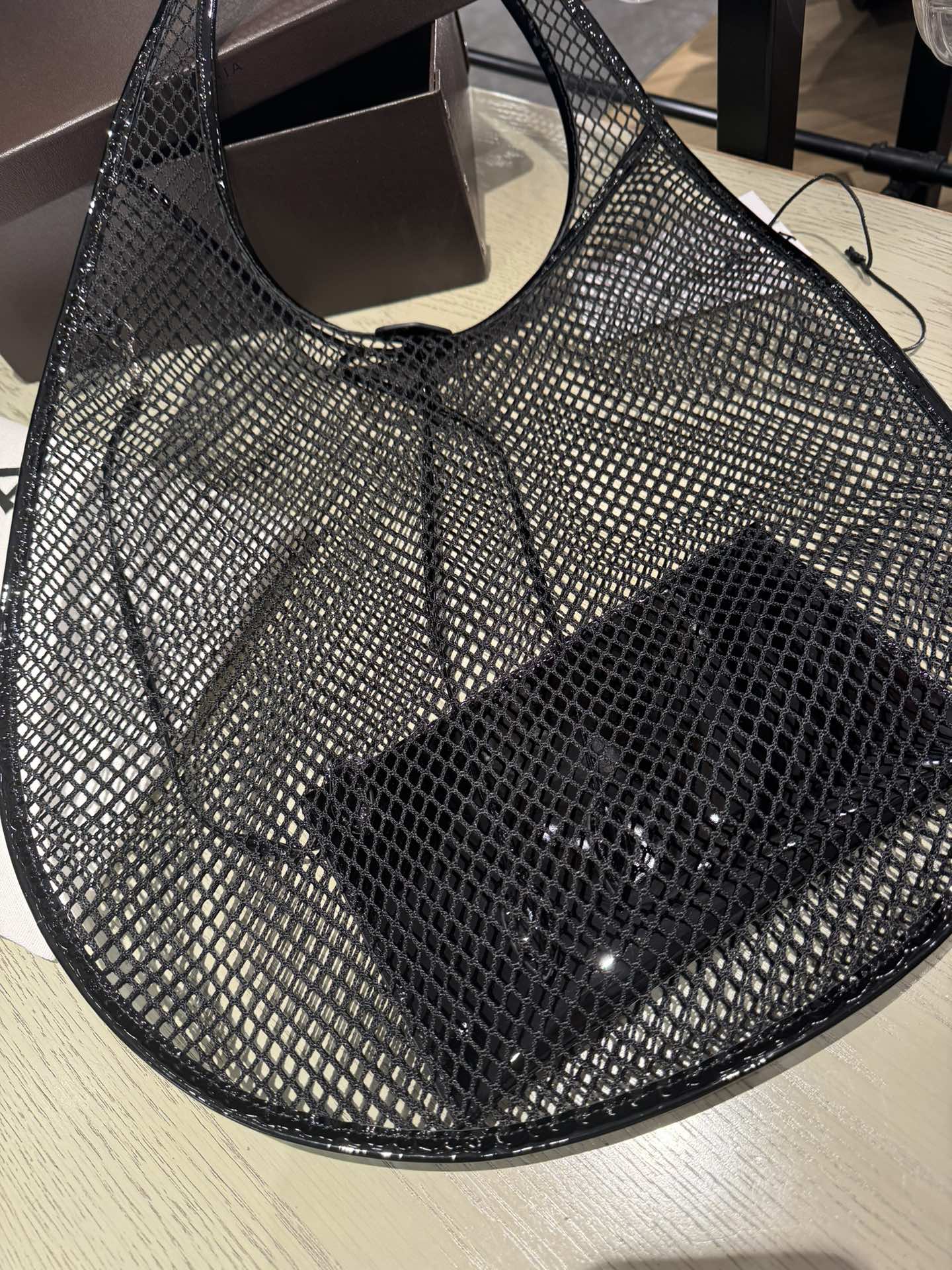 ONE PIECE MEDIUM BAG 43 IN BLACK FISHNET
