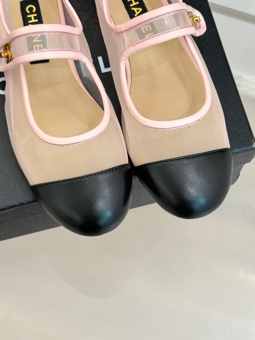 FLAT SHOES IN PINK MESH AND BLACK LAMBSKIN