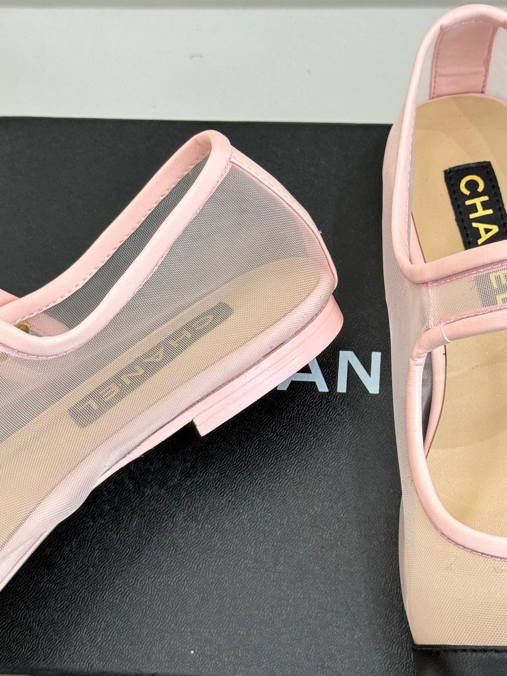 FLAT SHOES IN PINK MESH AND BLACK LAMBSKIN