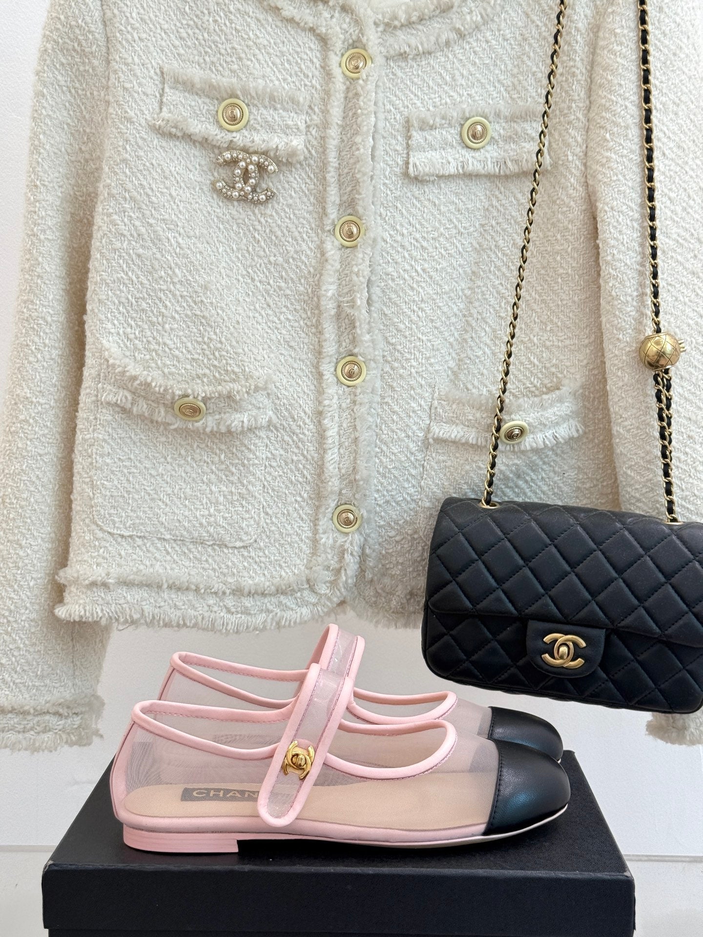 FLAT SHOES IN PINK MESH AND BLACK LAMBSKIN