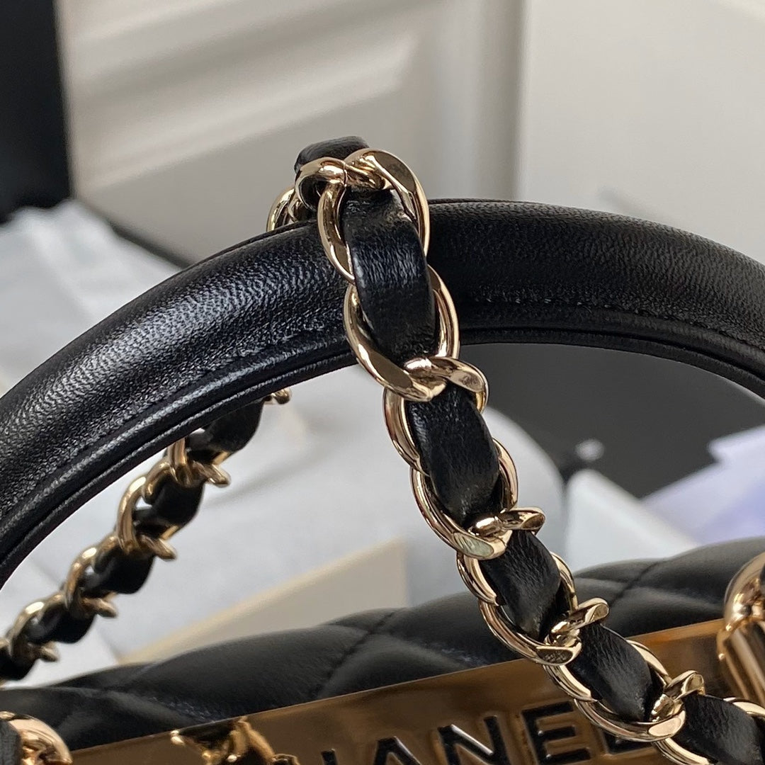CC SMALL 20 FLAP BAG IN BLACK CALFSKIN WITH CHAIN