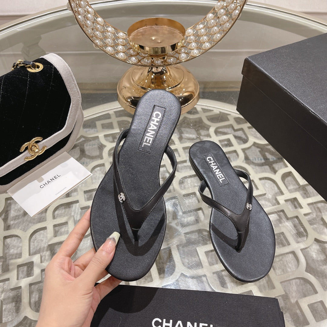 Double CC Flip Flop Thongs Black Sheepskin