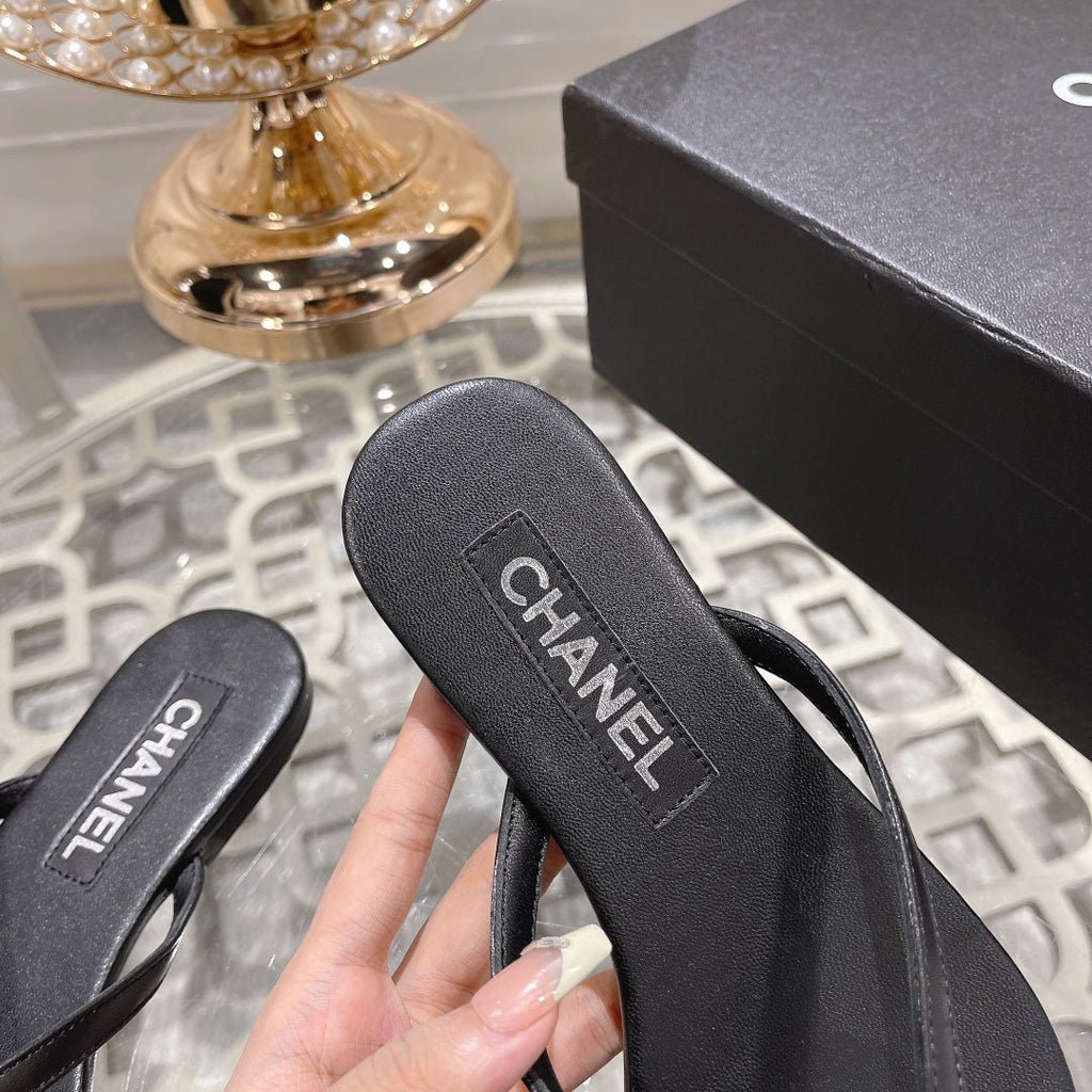 Double CC Flip Flop Thongs Black Sheepskin