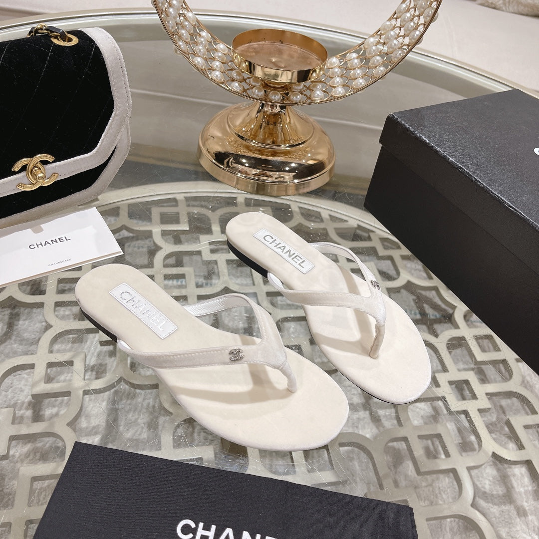 Double CC Flip Flop Thongs White Sheepskin