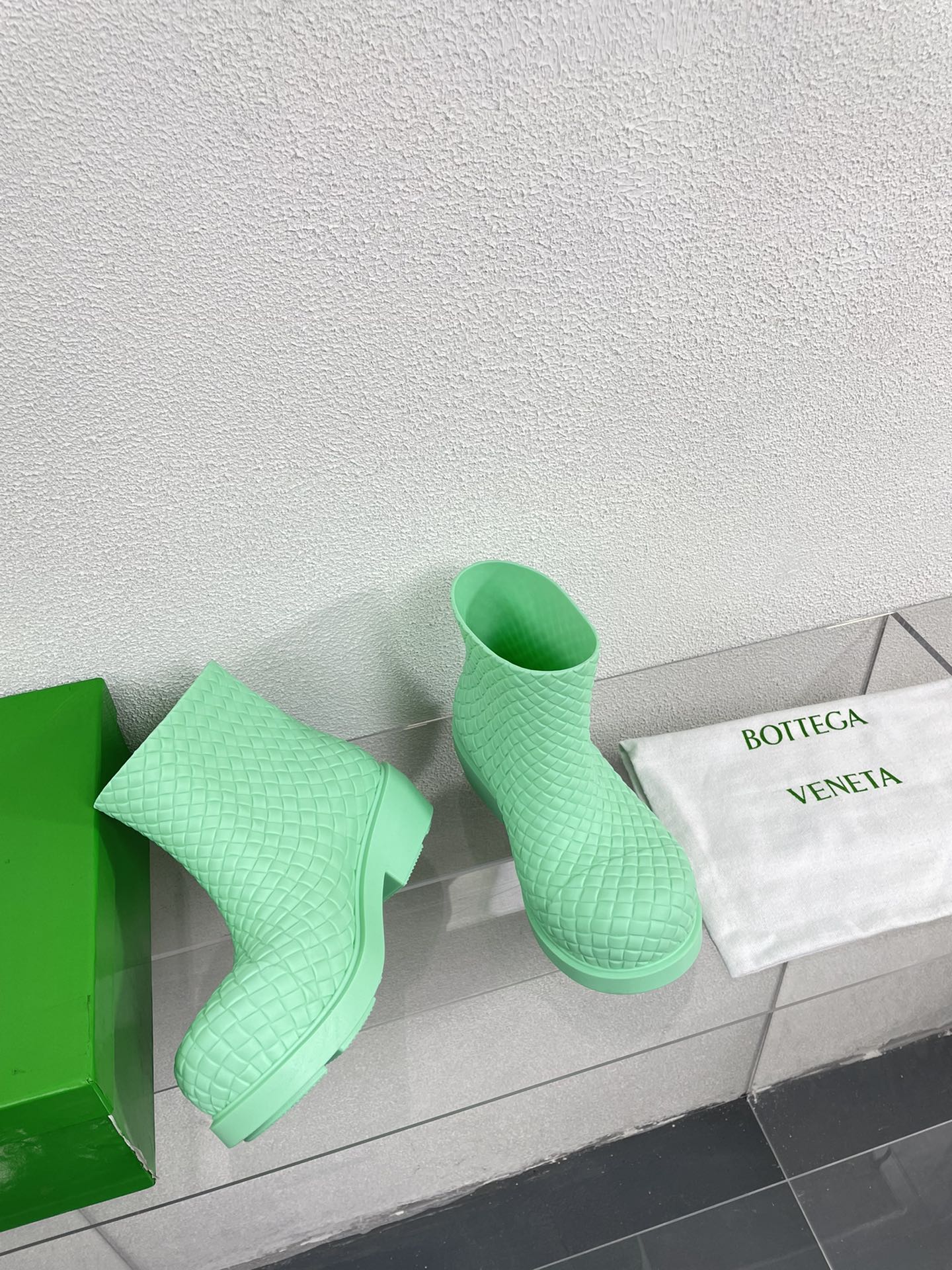 FIREMAN BOOTS IN GREEN MINT RUBBER WITH ICONIC INTRECCIO MOTIF