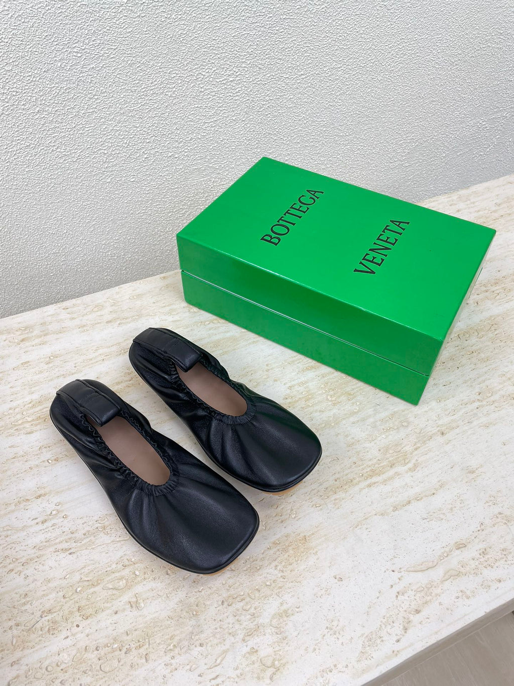 ELASTIC BALLERINA FLATS IN BLACK LAMBSKIN