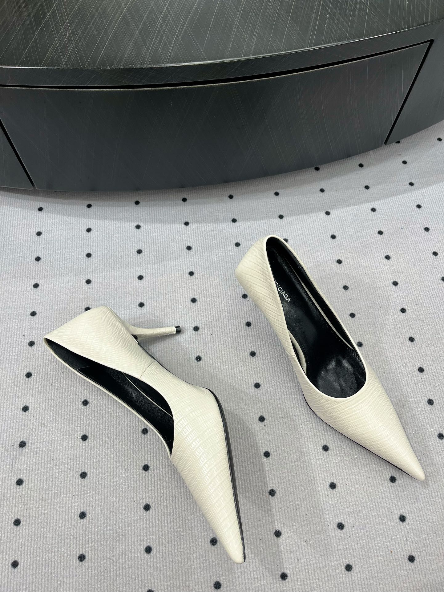 CLASSIC PUMPS 65MM IN CREAM LIZARD PATTERN CALFSKIN