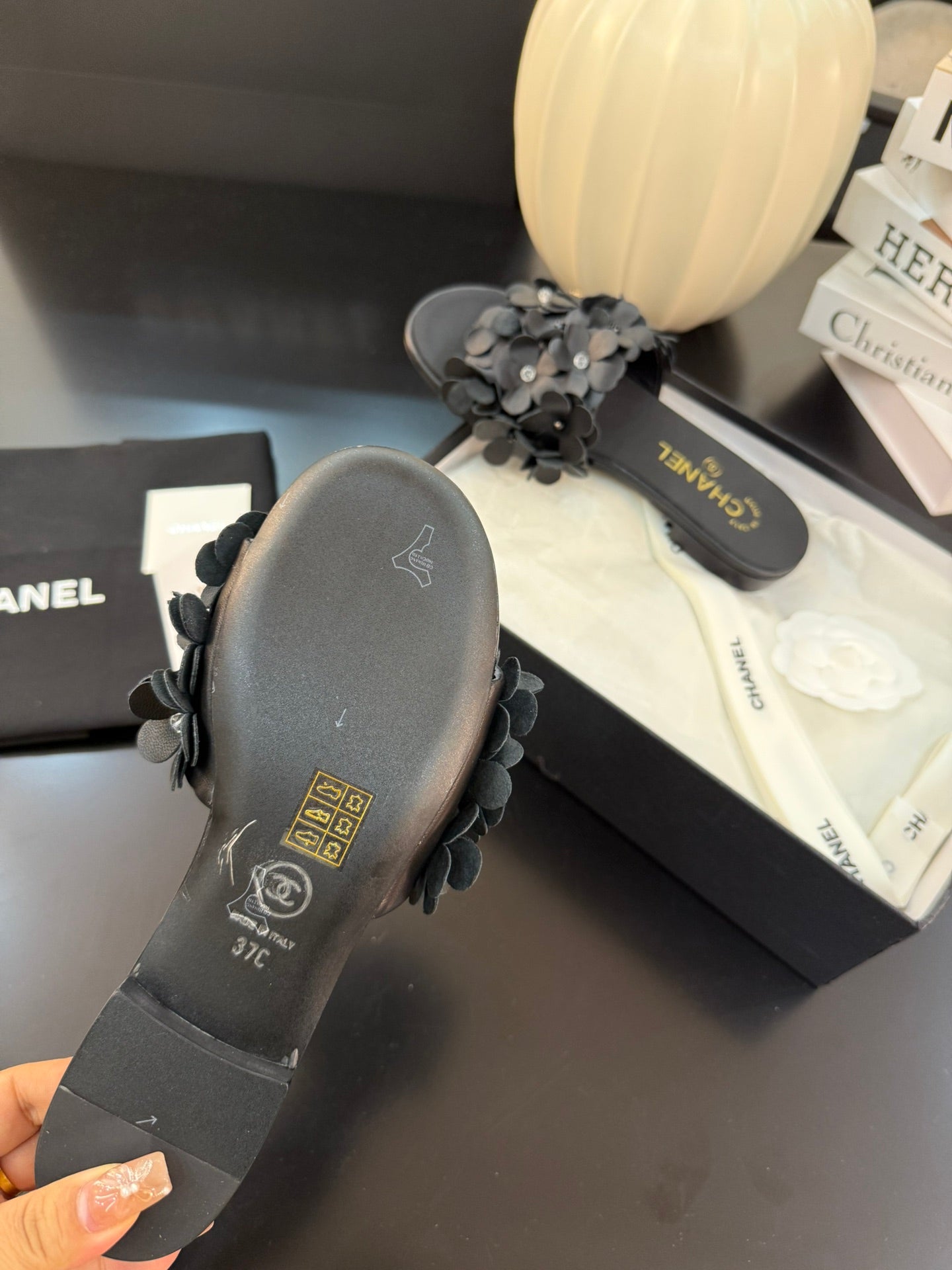 FLAT MULE 15 MM IN BLACK CALFSKIN