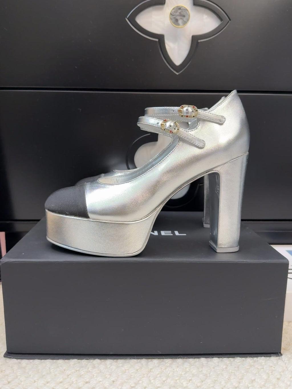 FLATFORM SANDAL IN SILVER CALFSKIN AND BLACK FABRIC