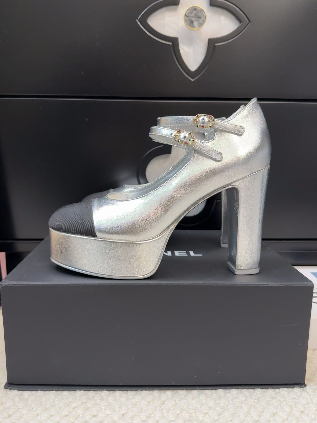FLATFORM SANDAL IN SILVER CALFSKIN AND BLACK FABRIC
