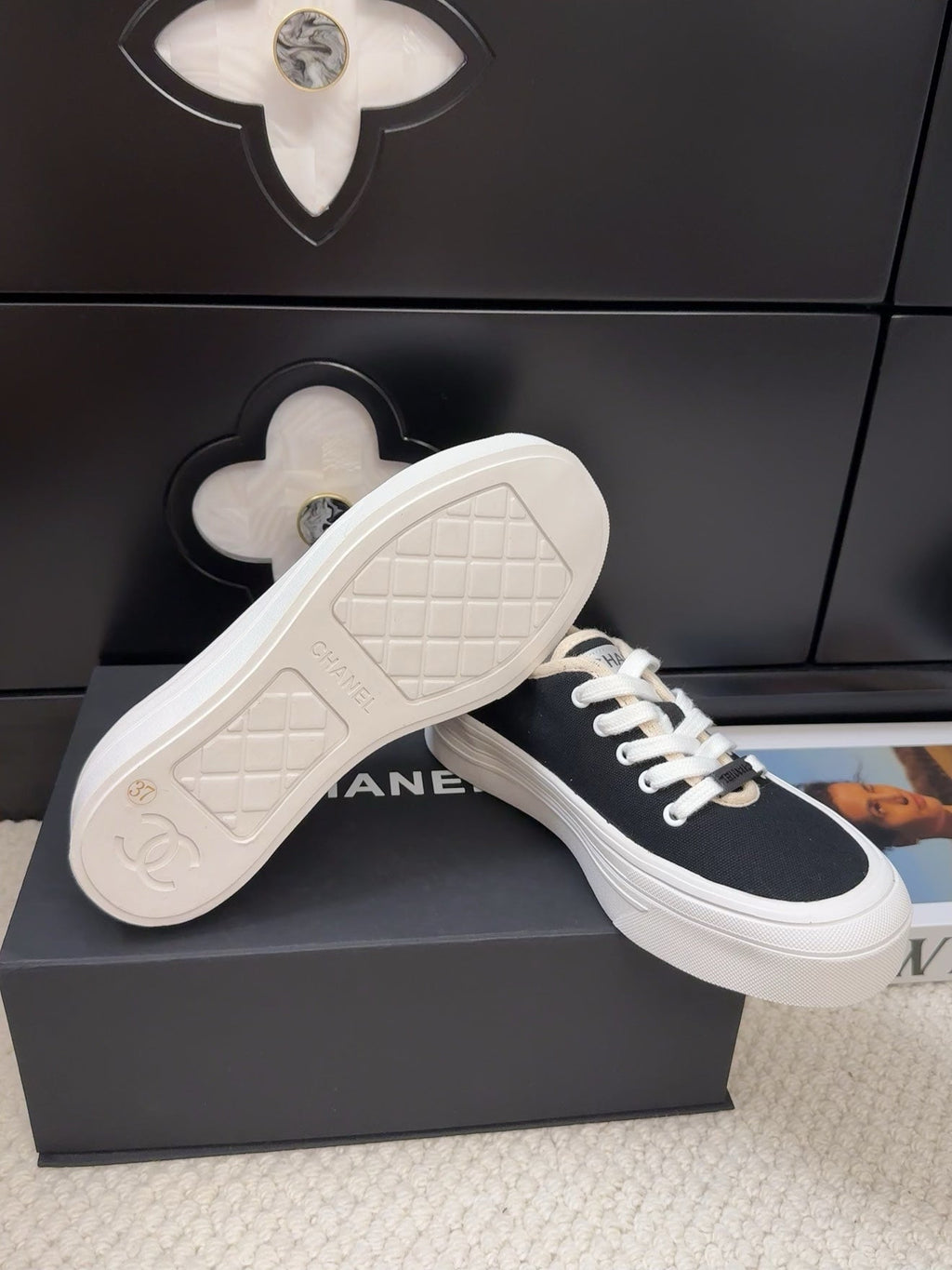 TRAINERS SHOES IN BLACK FABRIC