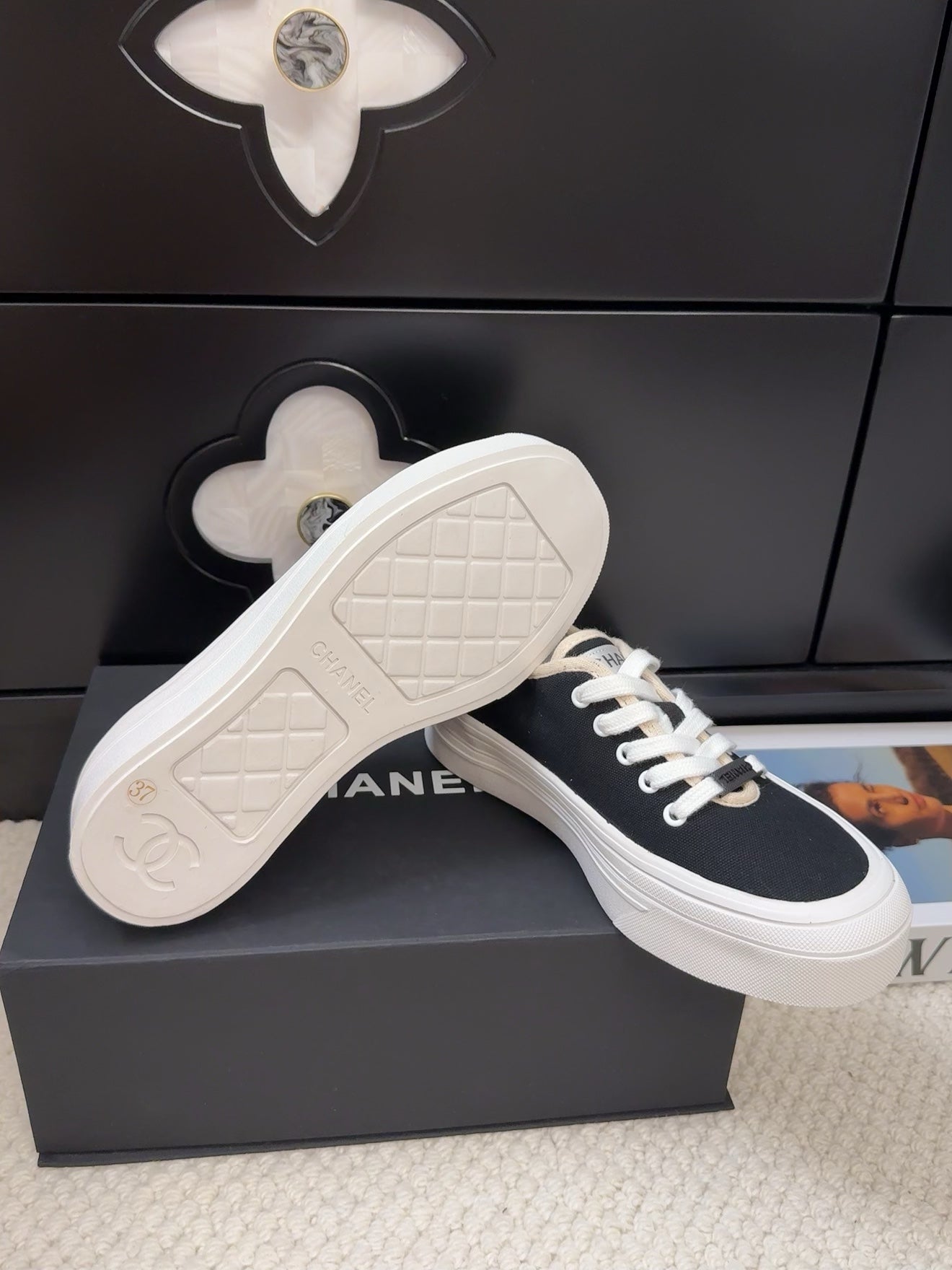 TRAINERS SHOES IN BLACK FABRIC