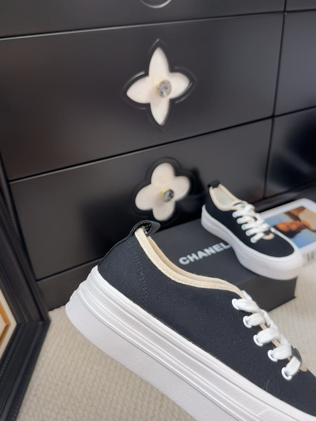 TRAINERS SHOES IN BLACK FABRIC