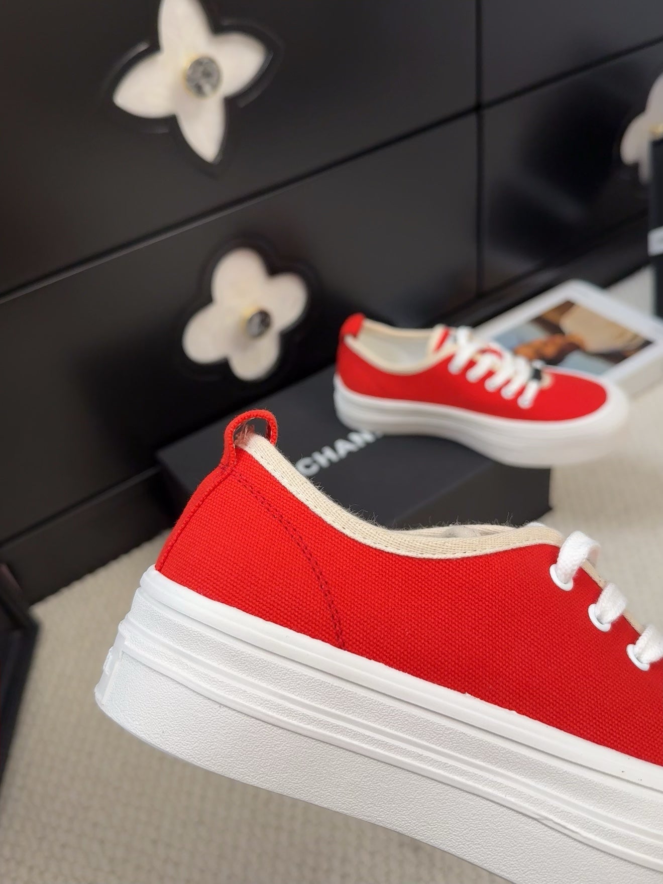 TRAINERS SHOES IN ORANGE RED FABRIC