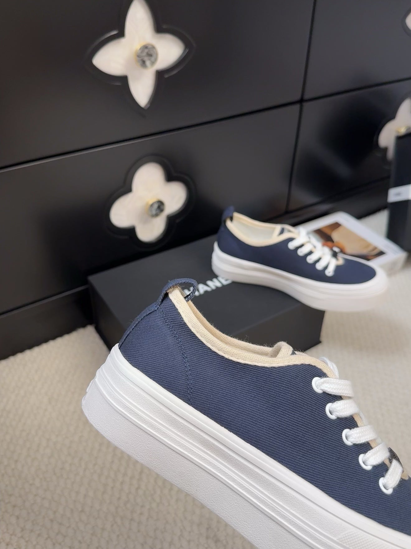 TRAINERS SHOES IN NAVY BLUE FABRIC