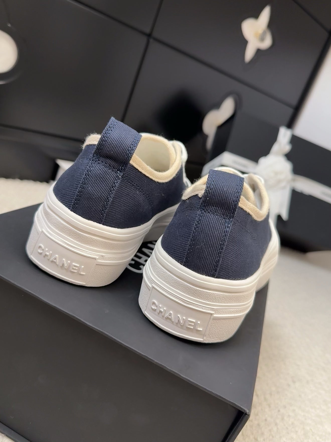 TRAINERS SHOES IN NAVY BLUE FABRIC